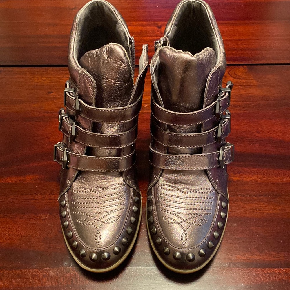 Ash bronze studded casual wedges